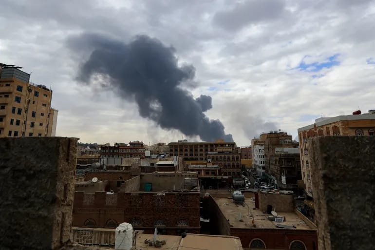 Israel Kembali Bombardir Pelabuhan Hodeidah Yaman Usai Serangan Houthi ke Tel Aviv