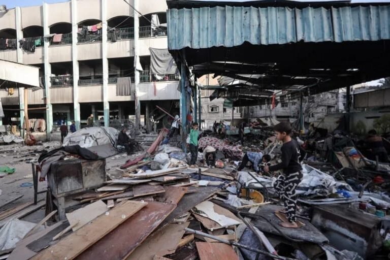 Israel Bom Sekolah Lagi, Puluhan Pengungsi Tewas Terpanggang Saat Tidur