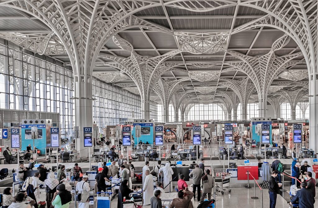Koper Berisi Rokok Jemaah Haji Tertahan di Bandara Madinah
