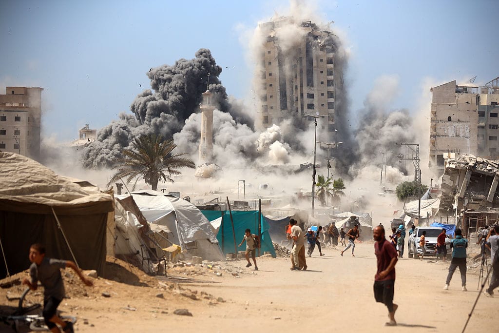 Israel Hancurkan Dua Menara Hunian di Gaza, Ribuan Warga Mengungsi