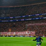 Suporter Galatasaray Bentangkan Spanduk Solidaritas untuk Palestina saat Lawan Liverpool