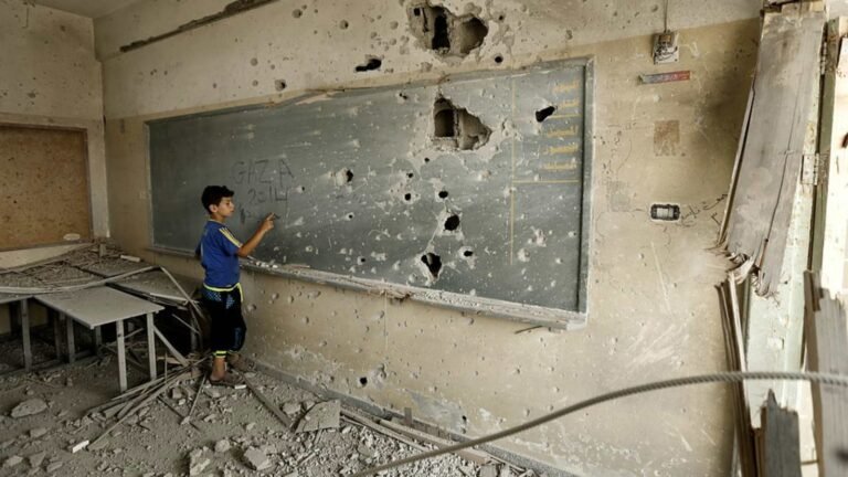 Anak-anak Gaza Kembali ke Sekolah Setelah Dua Tahun Terhenti Akibat Perang