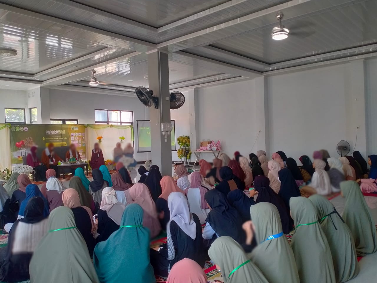 Dialog Mahasiswi 2025 Bulukumba: Menyelami Makna Cinta, Waktu, dan Kehilangan dalam Cahaya Dakwah