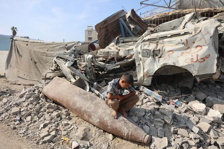Bom Tak Meledak Israel Masih Mengancam Warga Gaza, Anak-Anak Jadi Korban