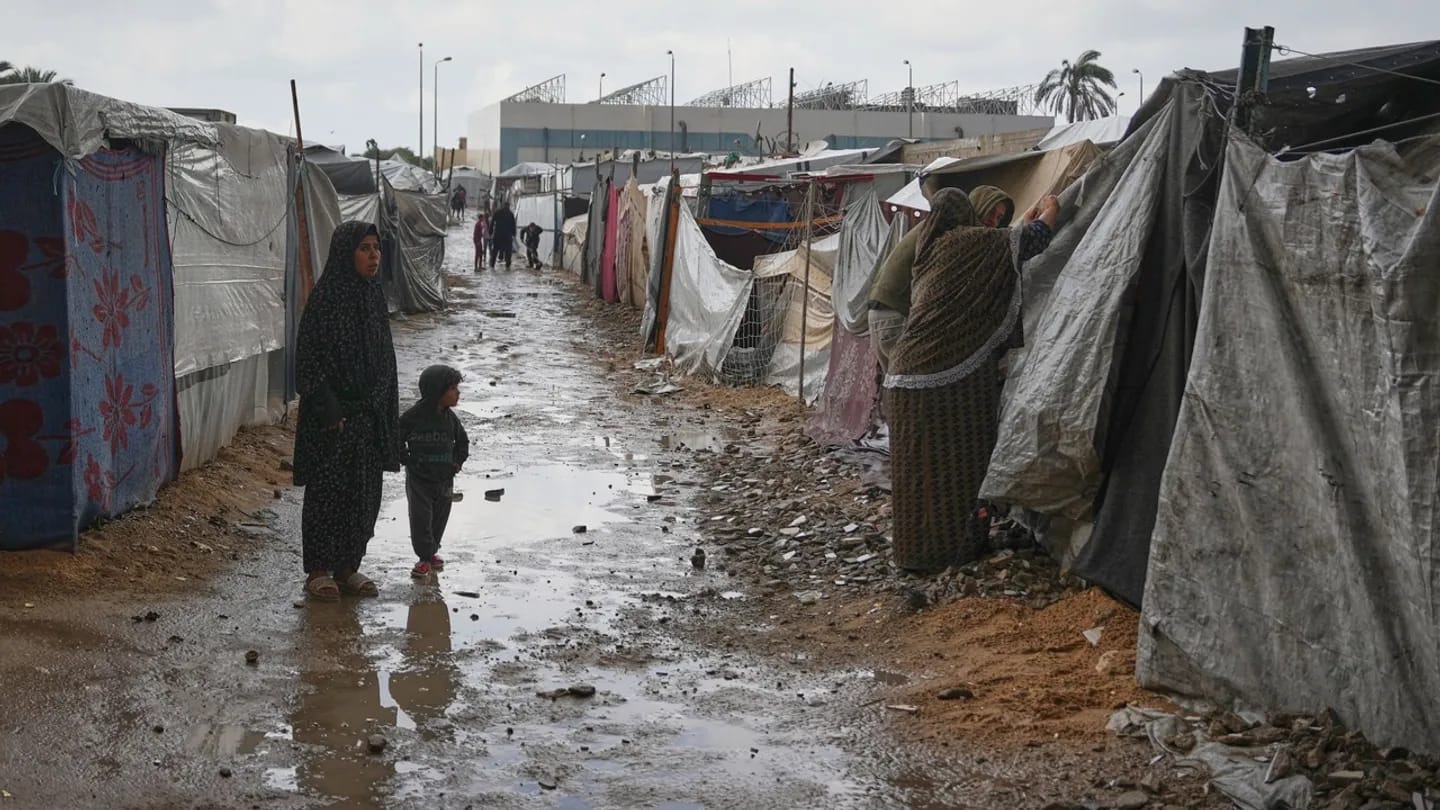 Hujan Deras Rendam Puluhan Tenda Pengungsi Palestina di Khan Younis