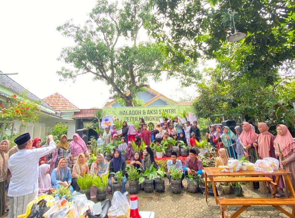 Santri Nurul Ikhsan Bersama Warga Jagapura Wetan Wujudkan Aksi Peduli Lingkungan