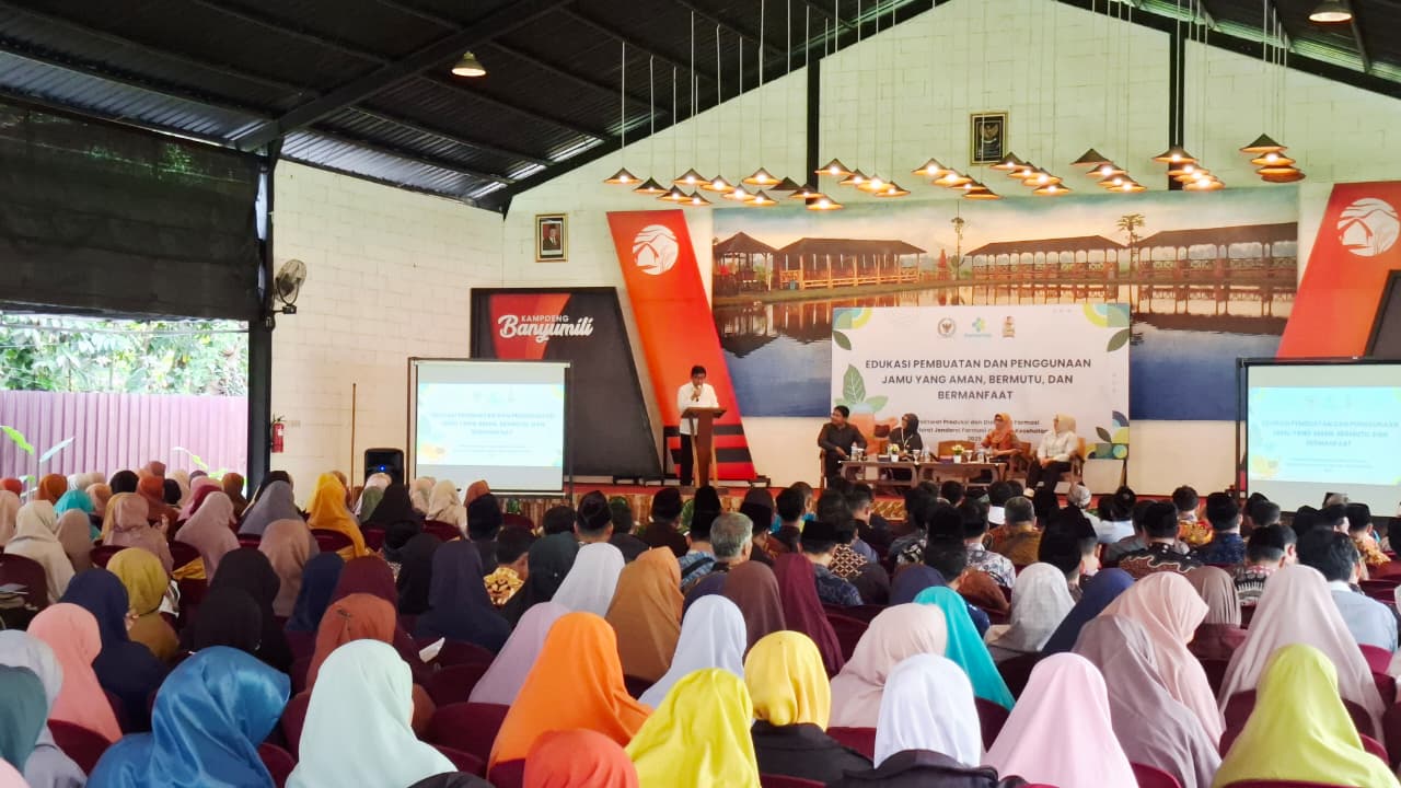 Ulik Kekayaan Lokal, Ratusan Warga Jawa Tengah Beredukasi Pembuatan dan Penggunaan Jamu