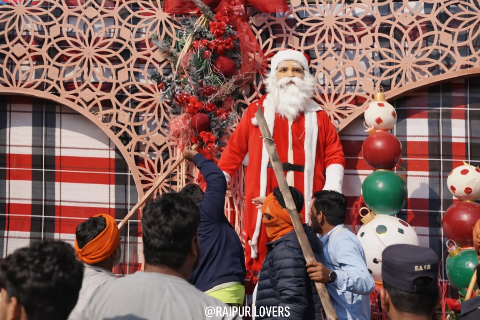 Natal di India Diteror Kelompok Ekstrem Hindu: Gereja Dirusak, Jemaat Diintimidasi, Pedagang Topi Santa Diusir