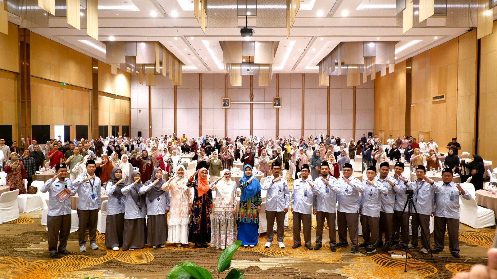 Seminar Parenting dan Halal Bihalal SMP Muhammadiyah PK Kottabarat, Perkuat Sinergi Raih Prestasi