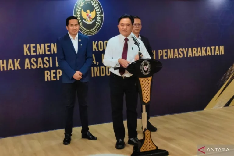 Yusril Akan Temui MUI untuk Jelaskan Kasus Penangkapan Abdul Karim Raeq Miqdad