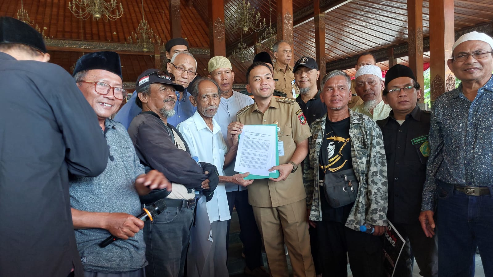 Elemen Masyarakat Surakarta Desak Pemkot Perketat Perizinan Penjualan Miras