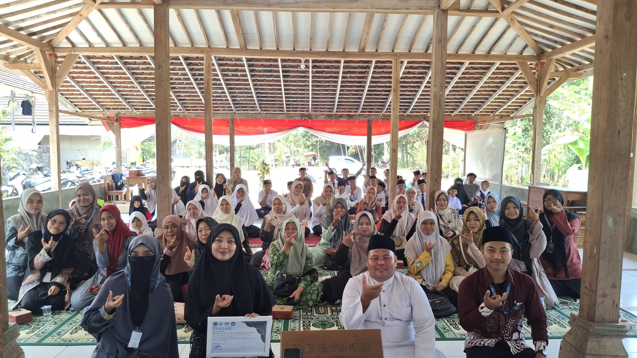 Bekali Orang Tua, Mahasiswa KKN UMTAS Desa Binangun B Gelar Seminar Parenting