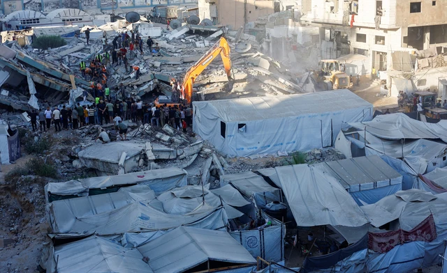 Serangan Israel Hantam Apartemen di Gaza, Lima Warga Palestina Gugur